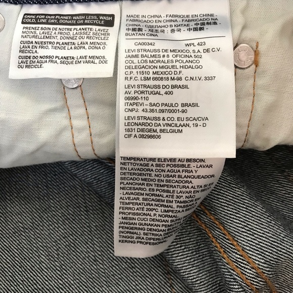 NWOT Levi’s 501 Sz 28 Jean short cut off Daisy Dukes dark wash Levis raw hem - Picture 6 of 8